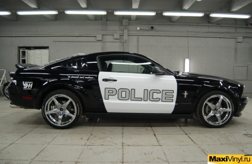 Оклейка Ford Mustang под полицию